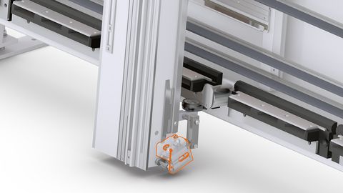 Sägebalken unten mit pneumatischer Arretierung, per Knopfdruck vom Bedienpult bedienbar. Sägebalken unten mit pneumatischer Arretierung, per Knopfdruck vom Bedienpult bedienbar.